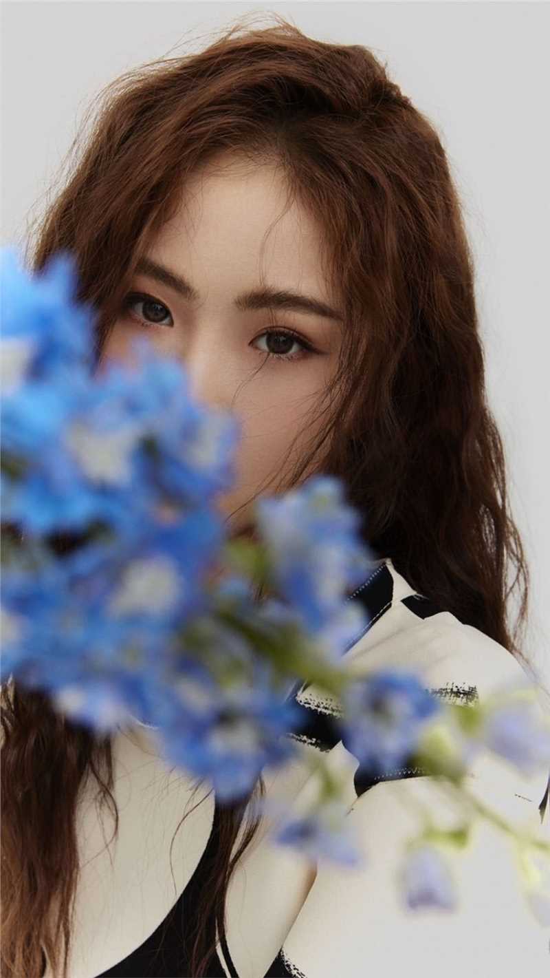 最全中分卷发徐紫茵唯美氛围感时尚杂志图片壁纸