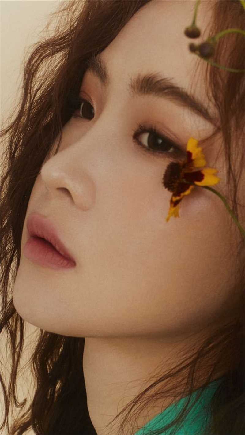 最全中分卷发徐紫茵唯美氛围感时尚杂志图片壁纸