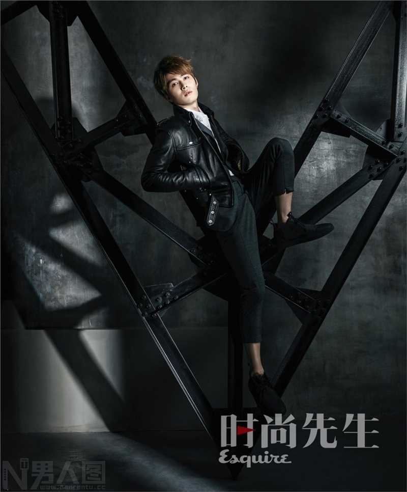 高清陈学冬时尚先生杂志封面金发皮衣帅气图册