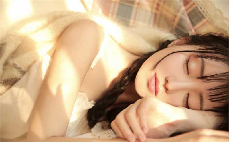 特别专辑温暖秋日麻花辫邻家女孩甜美室内私房图片