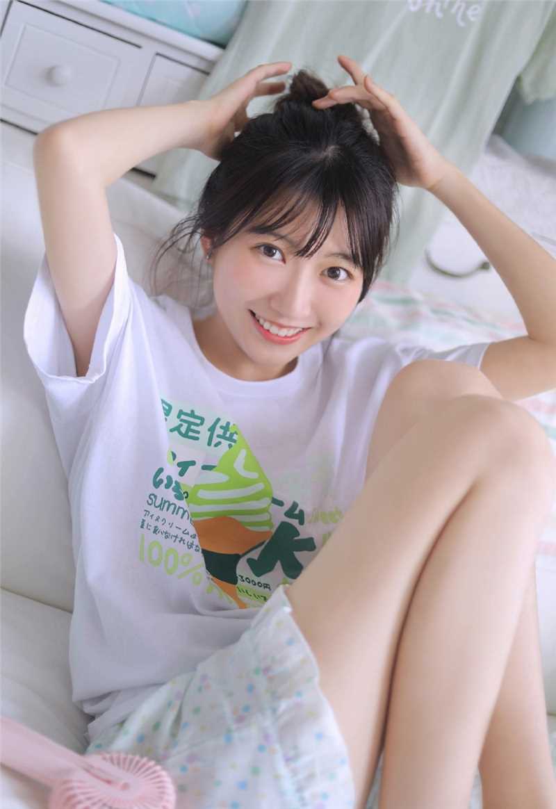 精选小清新绿色格纹甜美女孩长腿私拍图图册