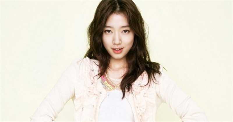 最新韩国明星朴信惠清纯与性感随意转换集壁纸