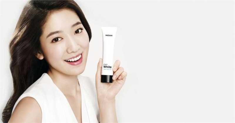 最新韩国明星朴信惠清纯与性感随意转换集壁纸