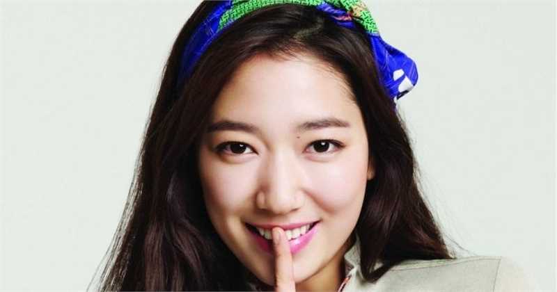 最新韩国明星朴信惠清纯与性感随意转换集壁纸