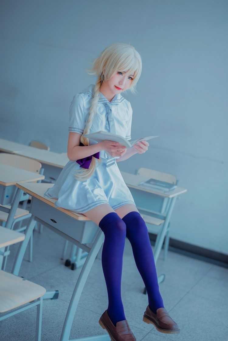 优质性感金发红唇美女蓝色丝袜制服cosplay写真相册