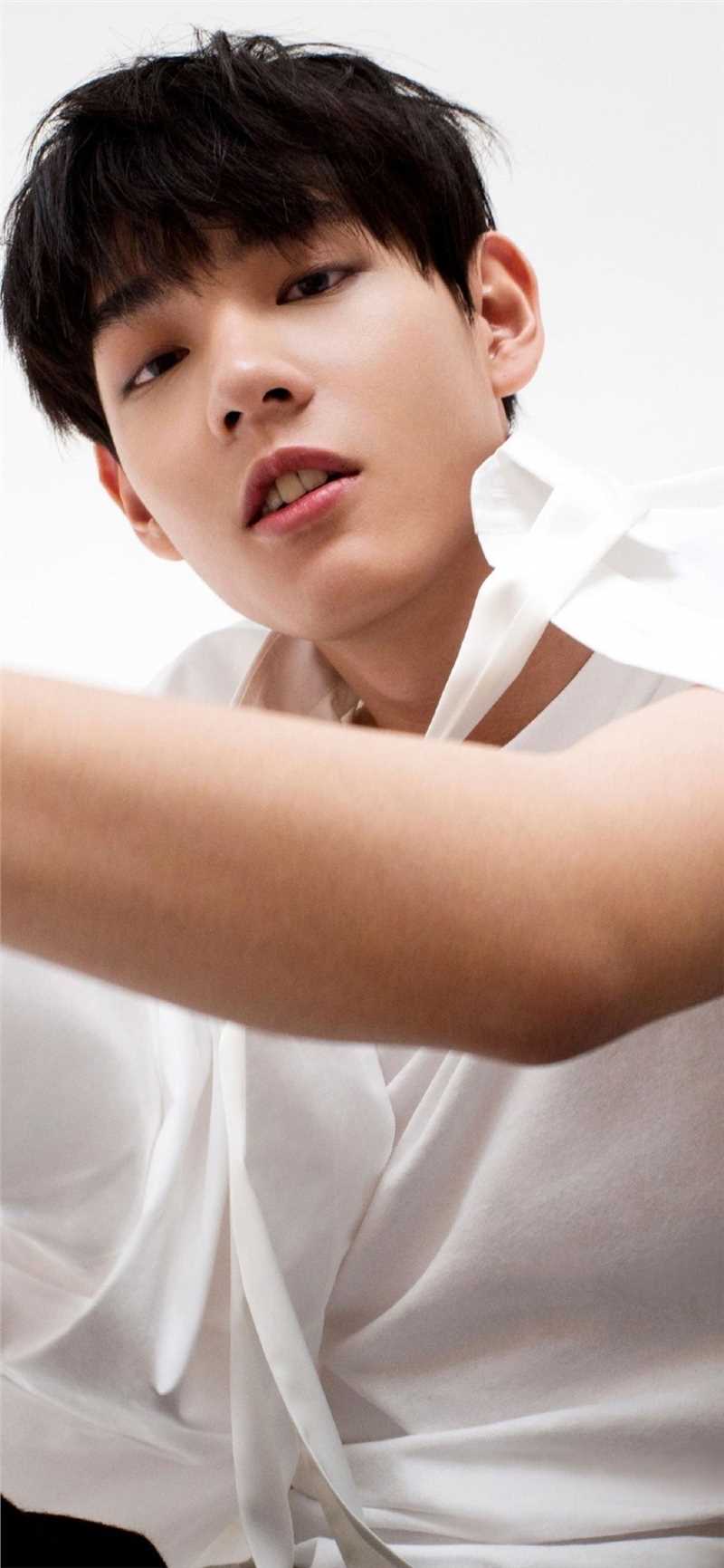 精选明日之子乐团季田鸿杰简约风穿搭时尚图册