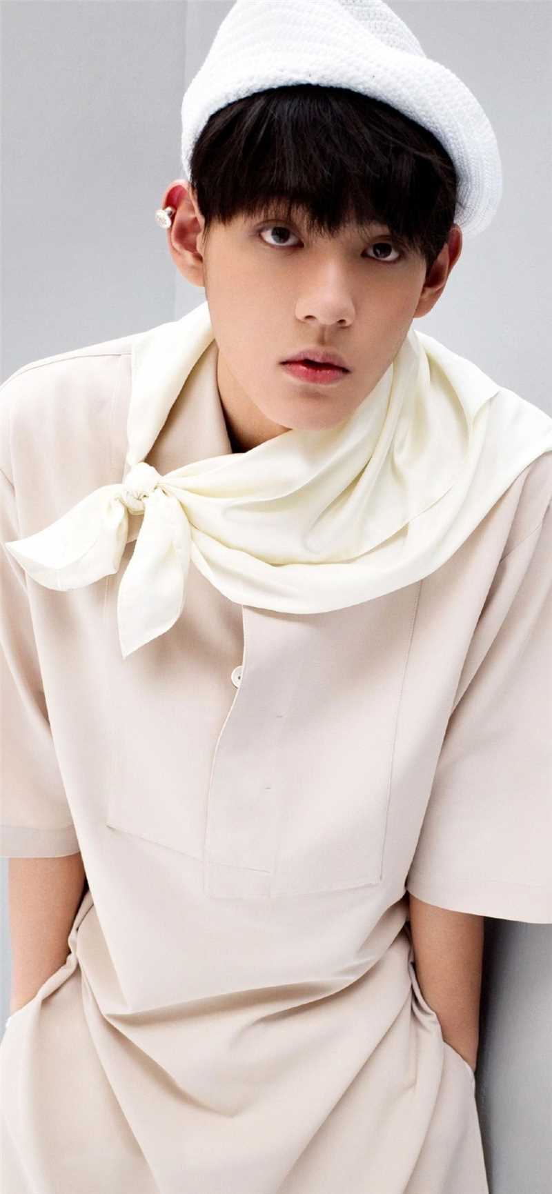 精选明日之子乐团季田鸿杰简约风穿搭时尚图册