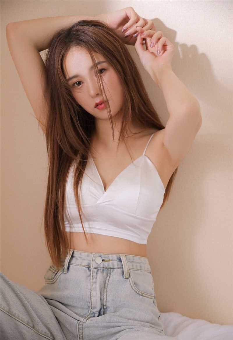 精选白色真丝内衣台湾美女牛仔裤性感私房照图册
