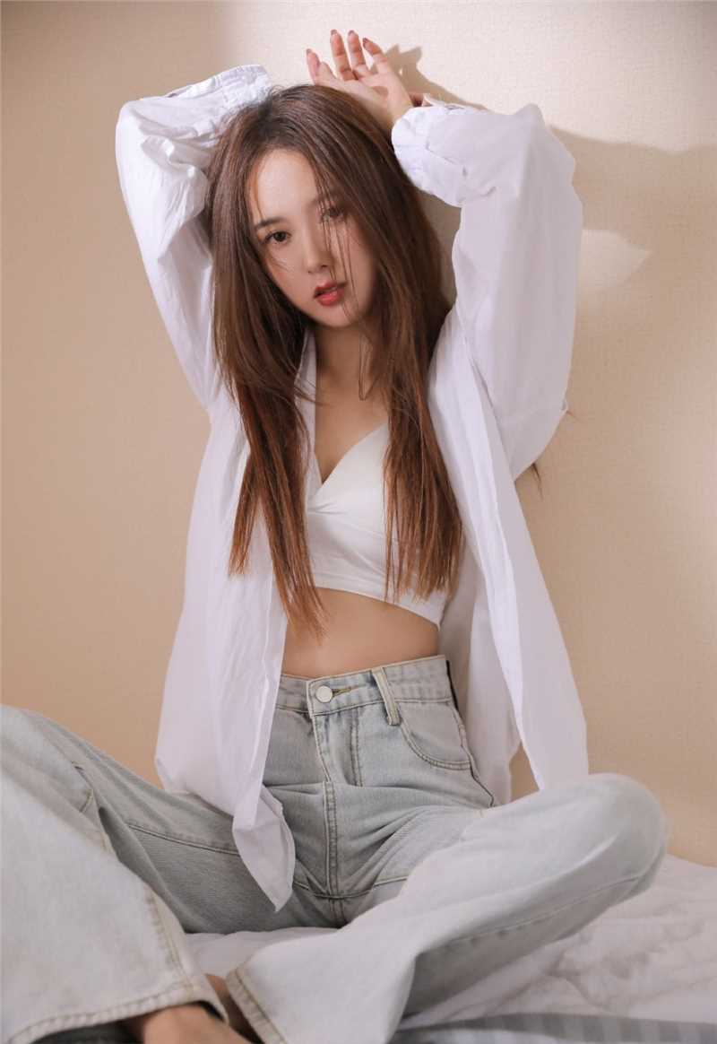 精选白色真丝内衣台湾美女牛仔裤性感私房照图册