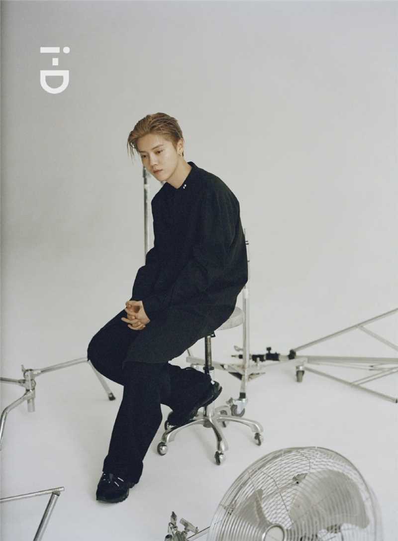 高清鹿晗金发狼奔头帅气素颜时尚杂志图片图集