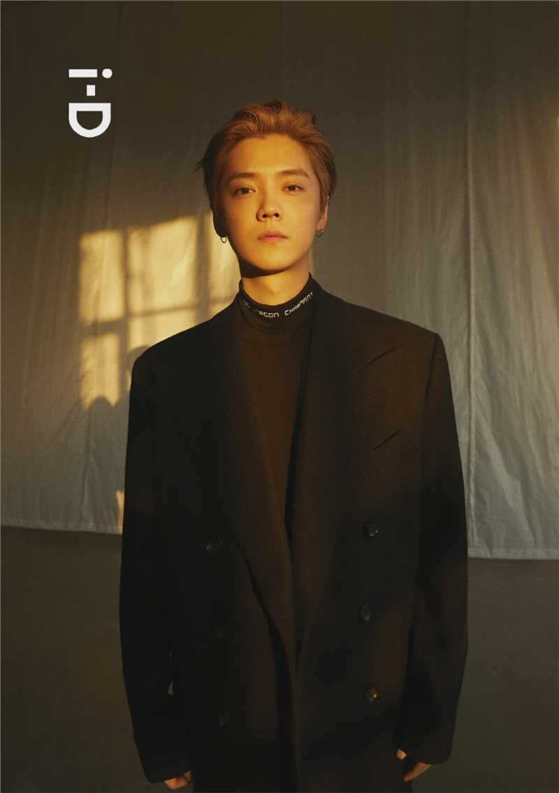 高清鹿晗金发狼奔头帅气素颜时尚杂志图片图集