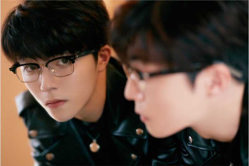 最全陈立农黑框眼镜黑色皮衣霸气型男时尚壁纸