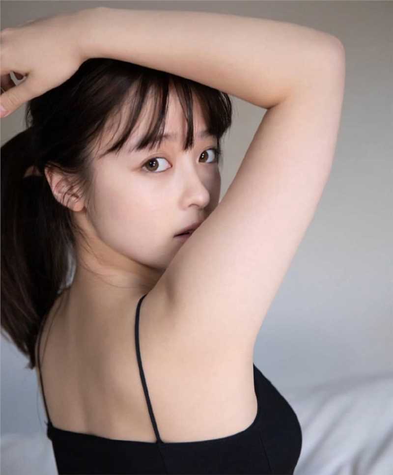 精选日本美女桥本环奈20岁性感吊带集图册