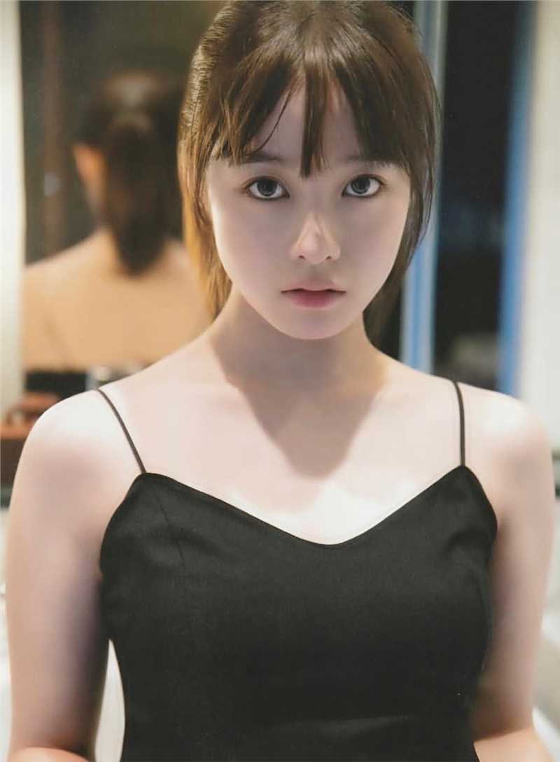 精选日本美女桥本环奈20岁性感吊带集图册