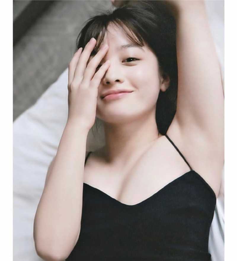 精选日本美女桥本环奈20岁性感吊带集图册