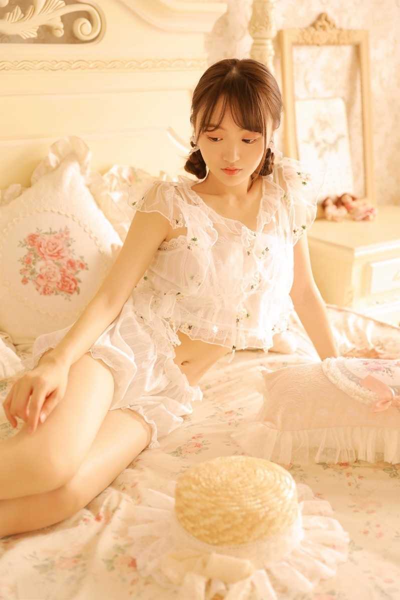 特别专辑双丸子头芭蕾少女白嫩大长腿小蛮腰清纯私拍图图片