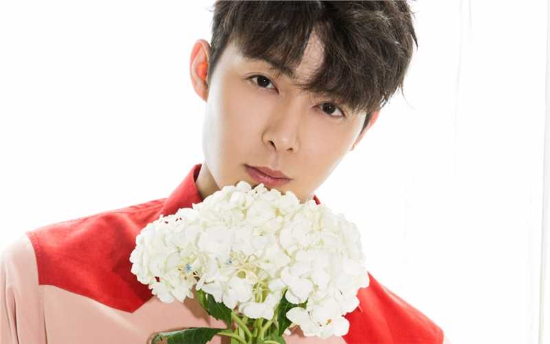 张铭恩西装型男儒雅干净时尚大片