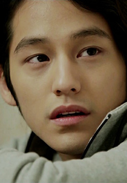 张铭恩西装型男儒雅干净时尚大片