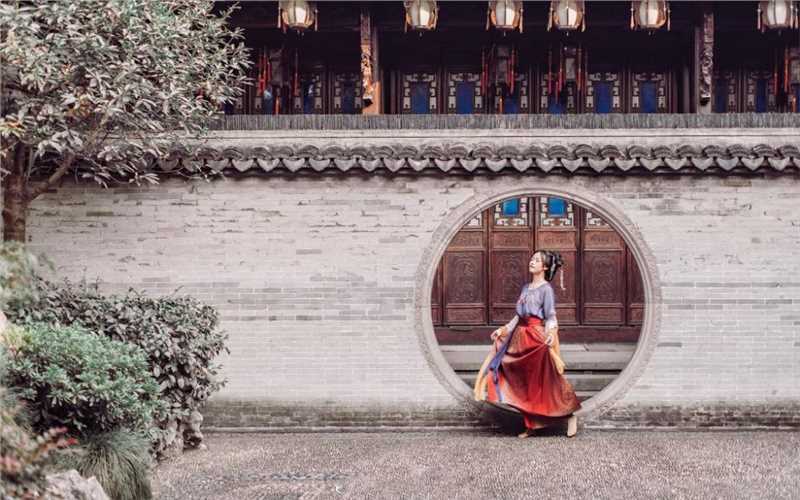 优质恬静的红衣古装小美女眉心红点温婉艺术照相册