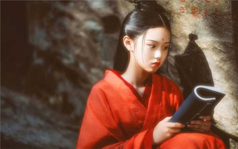 优质恬静的红衣古装小美女眉心红点温婉艺术照相册