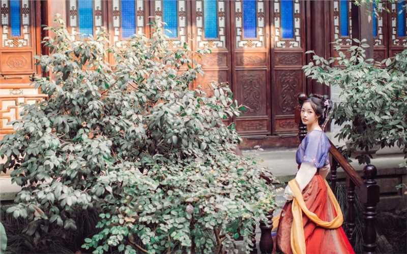 优质恬静的红衣古装小美女眉心红点温婉艺术照相册