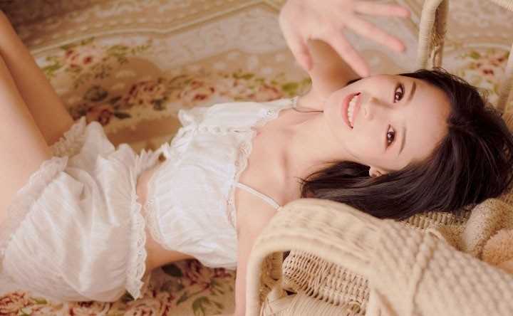 特别专辑港风美女凌乱发丝魅惑眼神性感细腰销魂图片