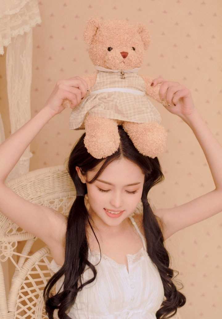 特别专辑港风美女凌乱发丝魅惑眼神性感细腰销魂图片