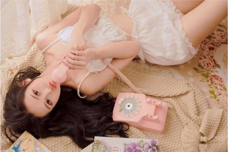 特别专辑港风美女凌乱发丝魅惑眼神性感细腰销魂图片