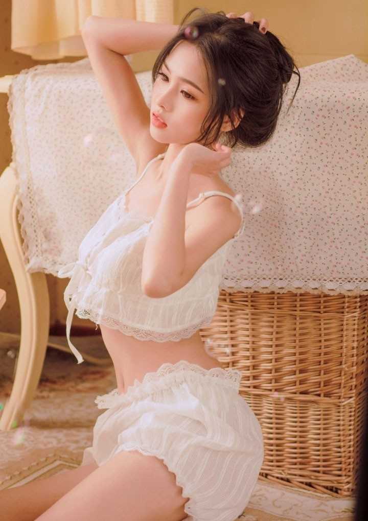 特别专辑港风美女凌乱发丝魅惑眼神性感细腰销魂图片