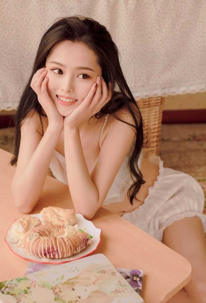 特别专辑港风美女凌乱发丝魅惑眼神性感细腰销魂图片