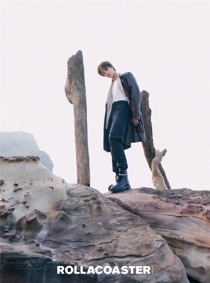 最全陈立农儒雅范中长发时尚杂志户外大片相册