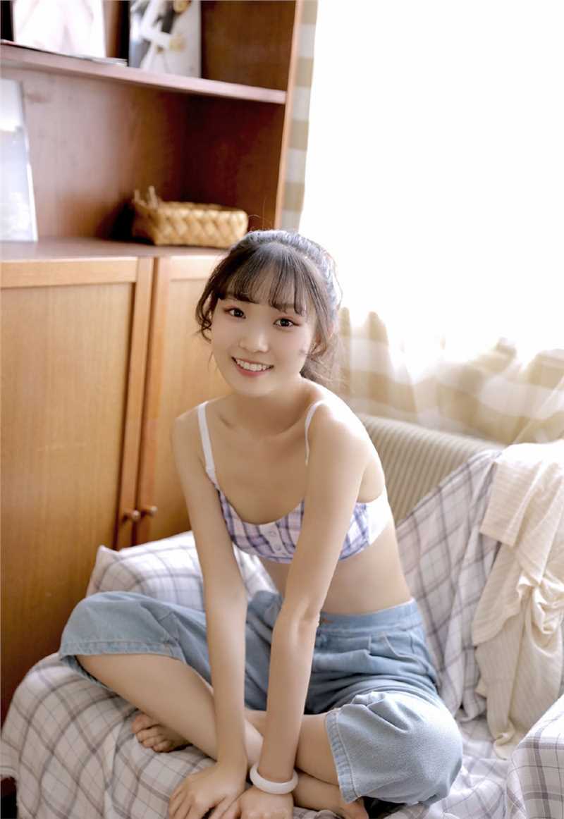 高清白皙肌肤的清纯内衣模特美眉牛仔裤长腿图集