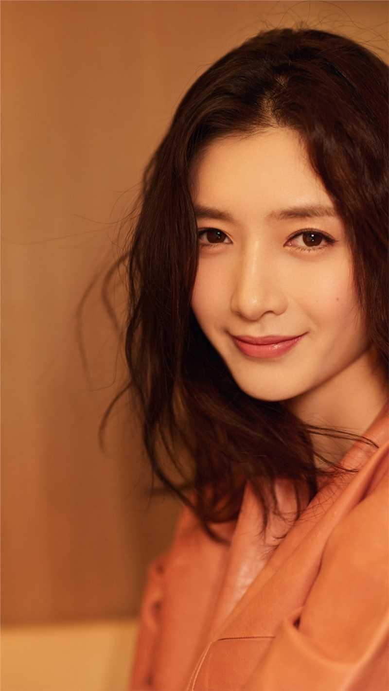 特别专辑江疏影发丝微动温柔皮质短裙时尚代言图片图片