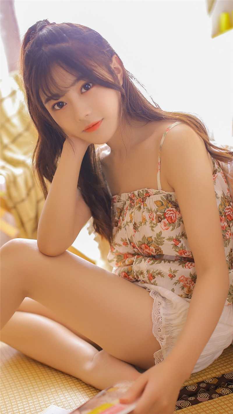 最全长腿美女碎花吊带性感壁纸