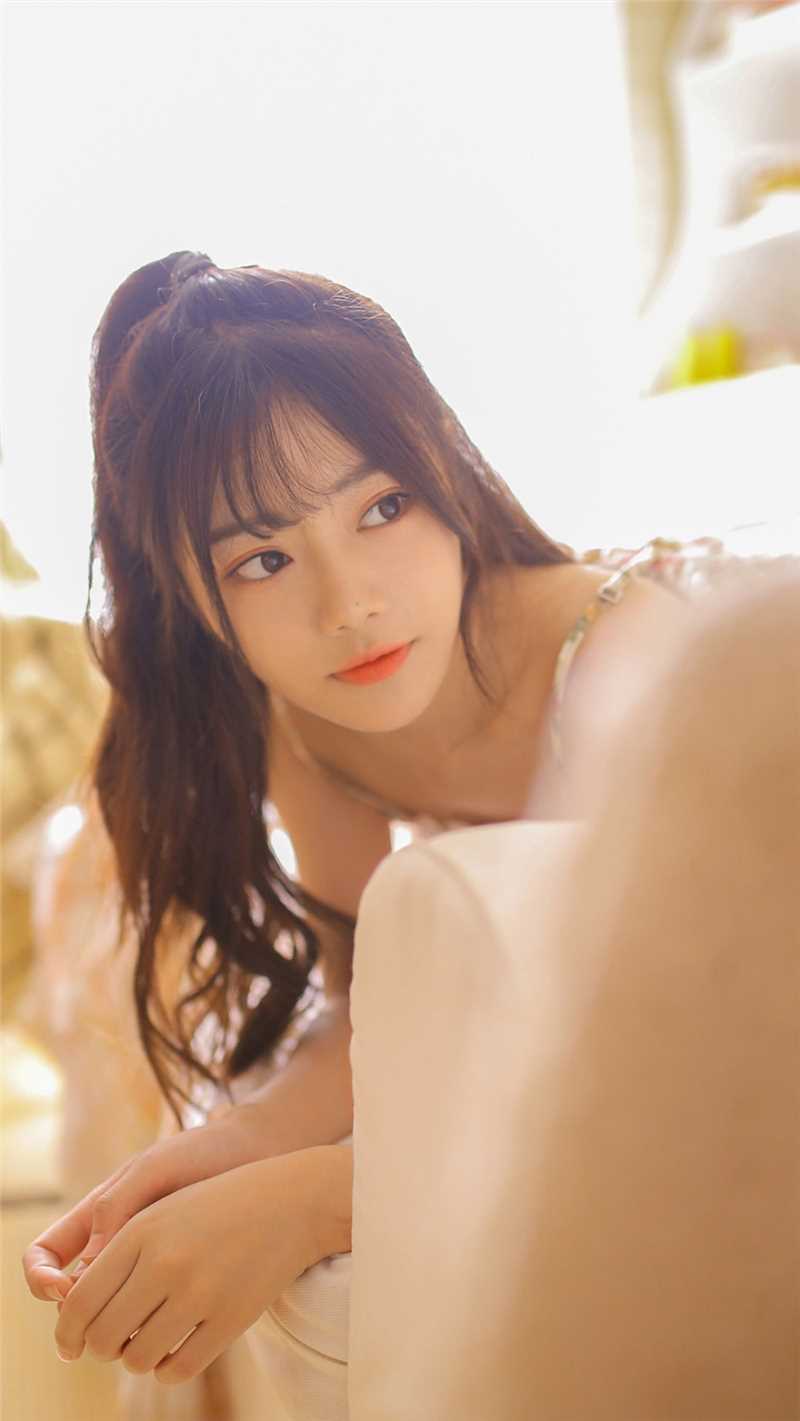 最全长腿美女碎花吊带性感壁纸