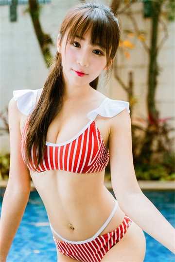 最新长腿美女绿色吊带性感壁纸