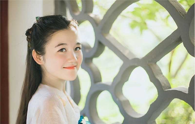 最新古装美女红丝飘带户外清新壁纸