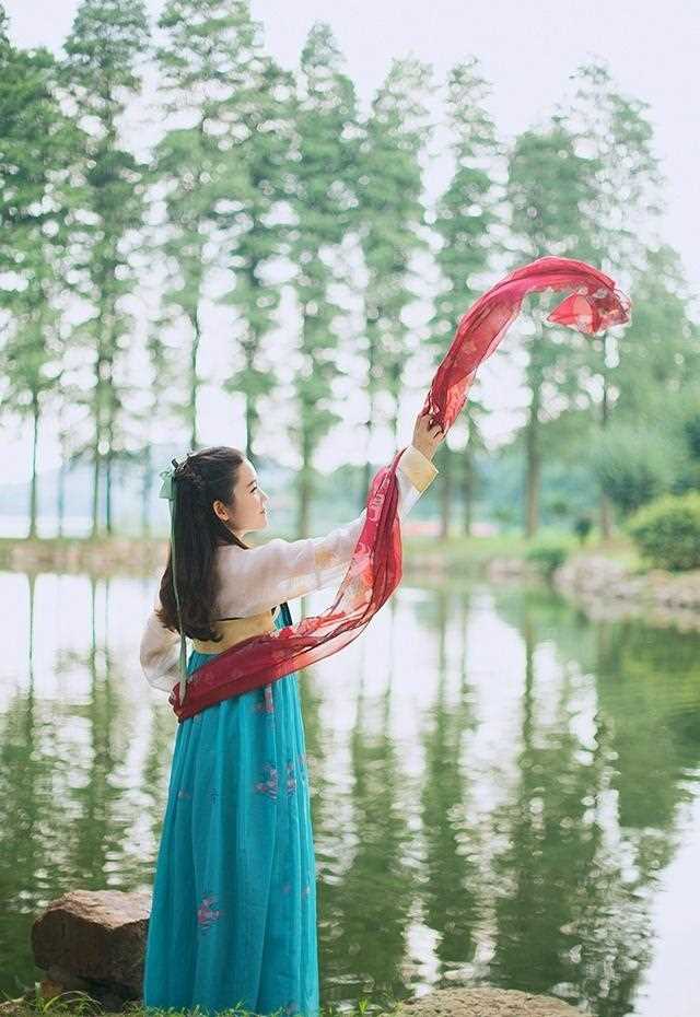 最新古装美女红丝飘带户外清新壁纸