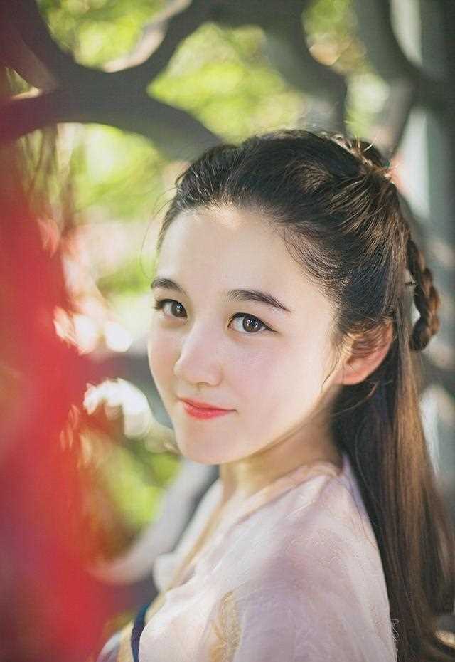 最新古装美女红丝飘带户外清新壁纸