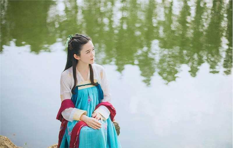 最新古装美女红丝飘带户外清新壁纸