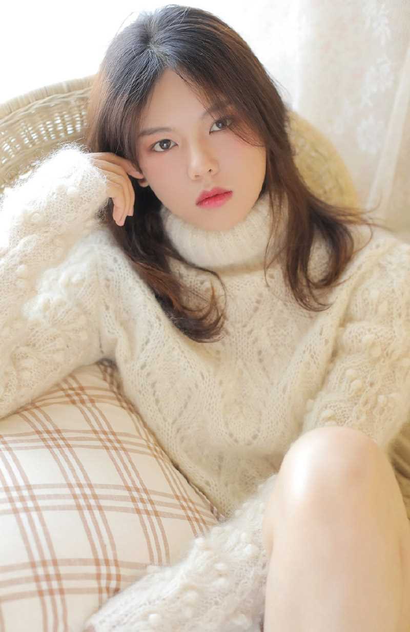 高清长腿美女冬日高领毛衣性感图集