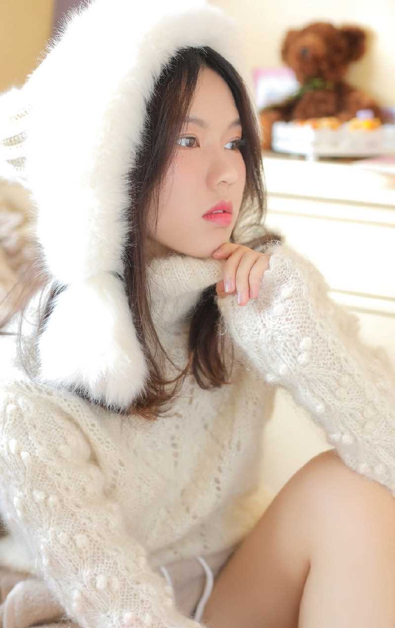 高清长腿美女冬日高领毛衣性感图集