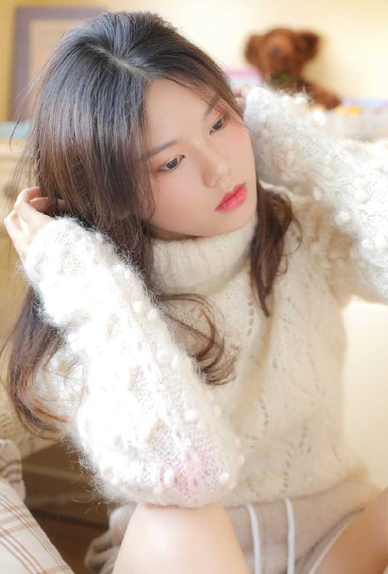 高清长腿美女冬日高领毛衣性感图集