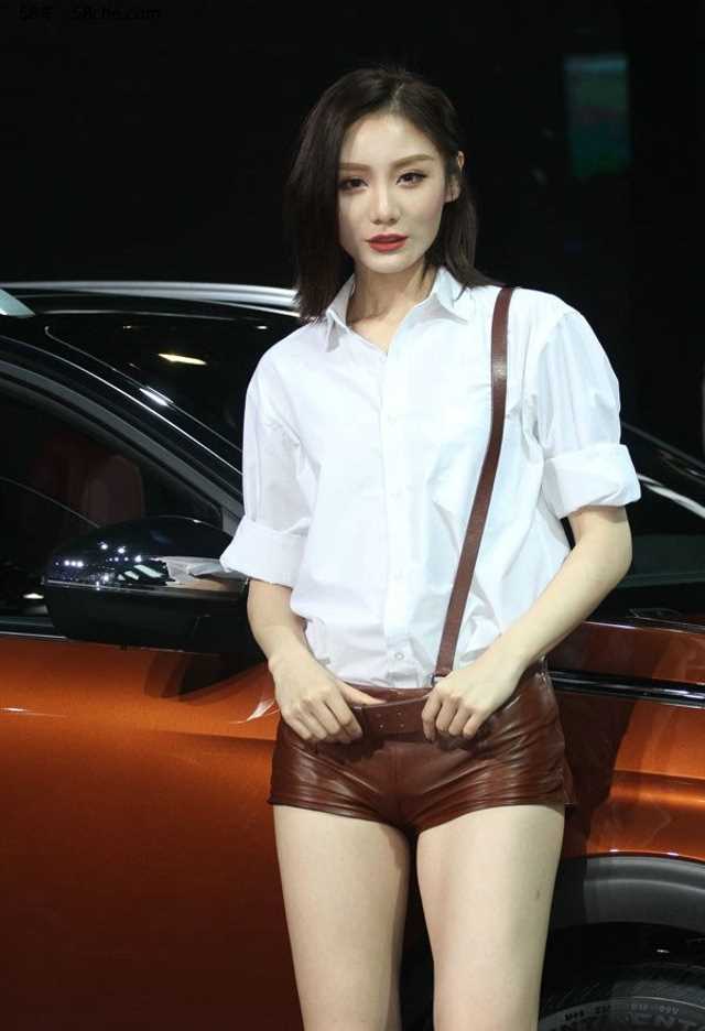 特别专辑热裤车模活动现场诱惑拍摄