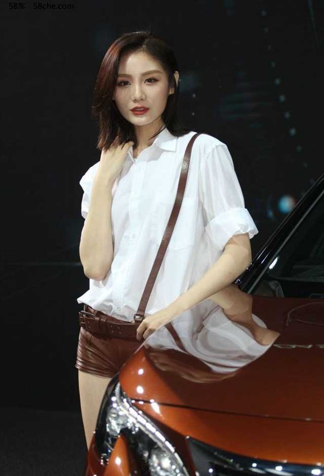 特别专辑热裤车模活动现场诱惑拍摄