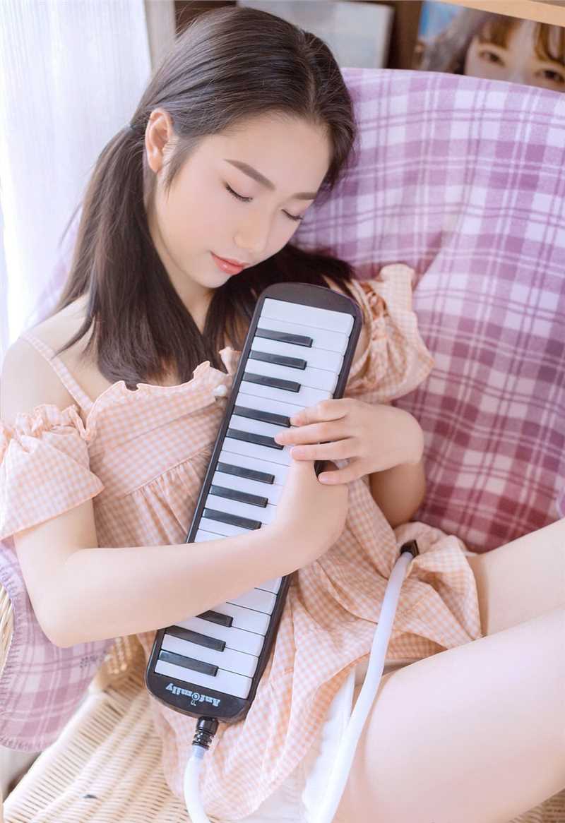 最新白丝萝莉甜美少女风图集