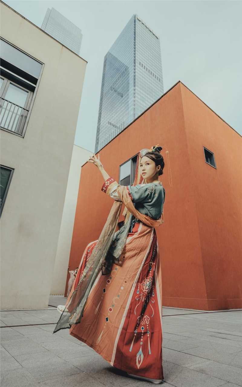 精选古韵敦煌美女户外街拍图册