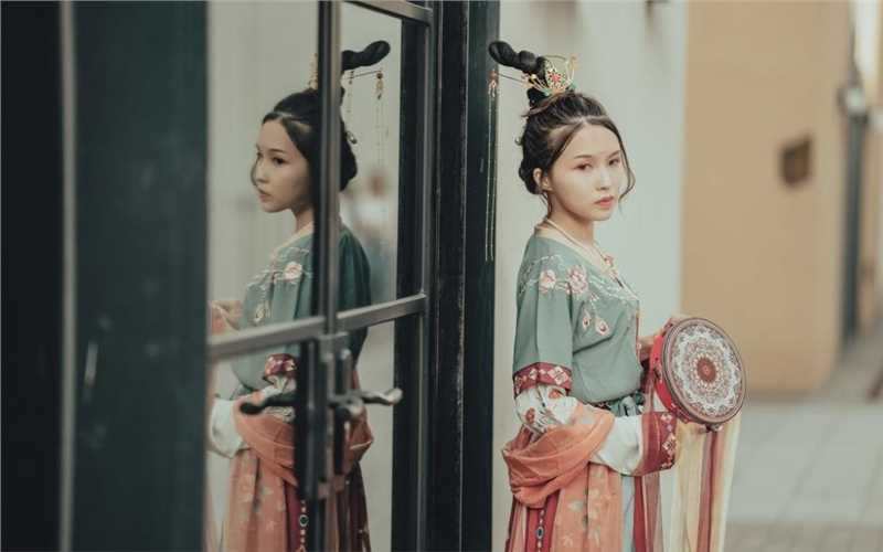 精选古韵敦煌美女户外街拍图册