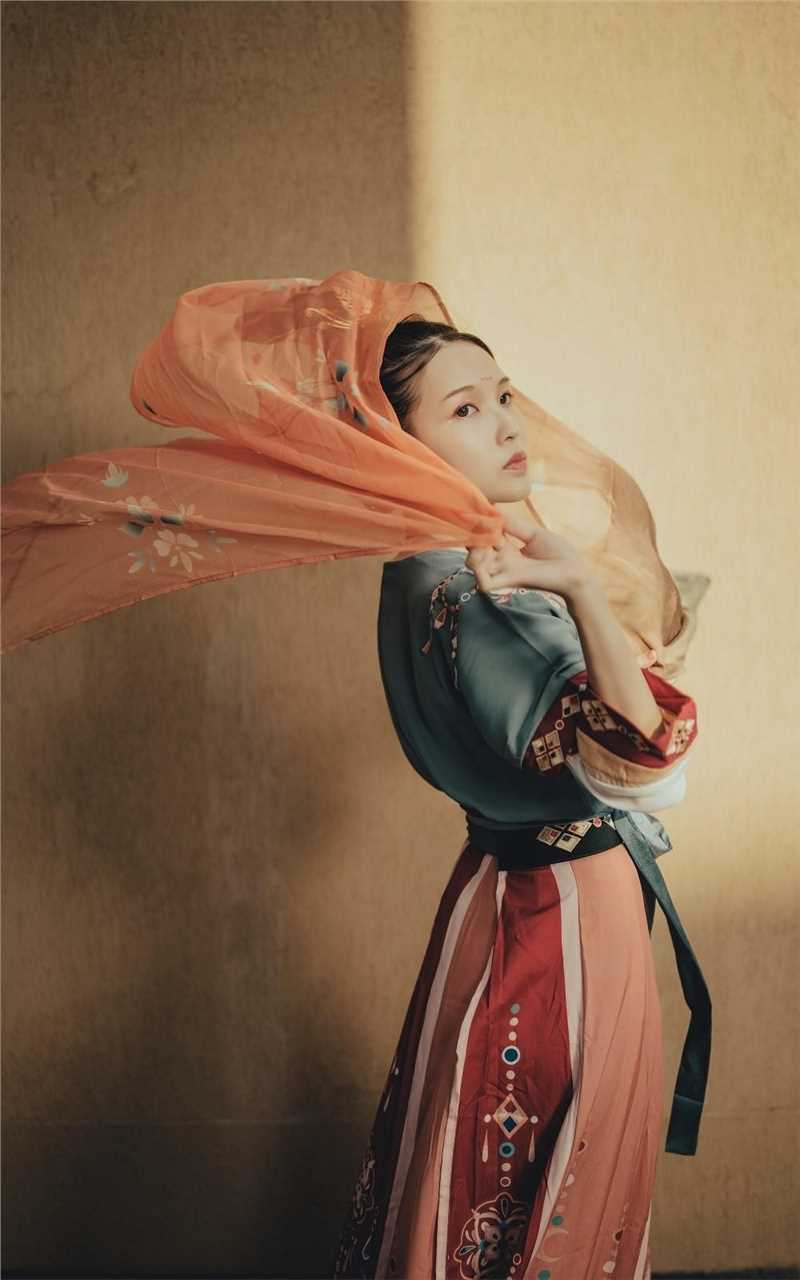 精选古韵敦煌美女户外街拍图册