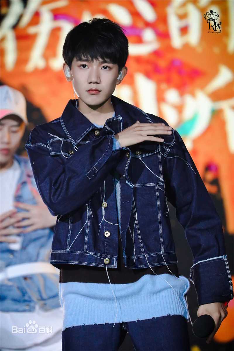 王源(Roy)16110816岁生日会素颜照壁纸